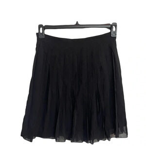 Forever 21 black pleated skirt size medium